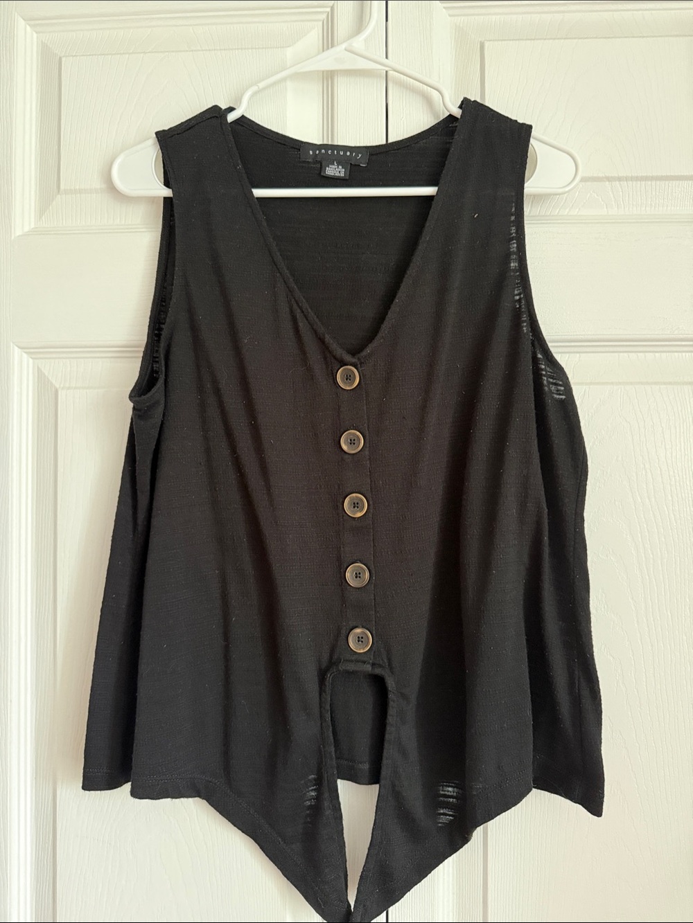 Sanctuary Black Button-Front V-Neck Tank